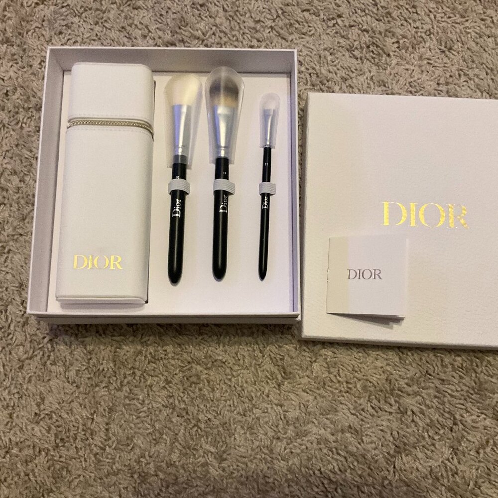 DIOR MAKEUP BRUSH SET AND IVORY CASE.